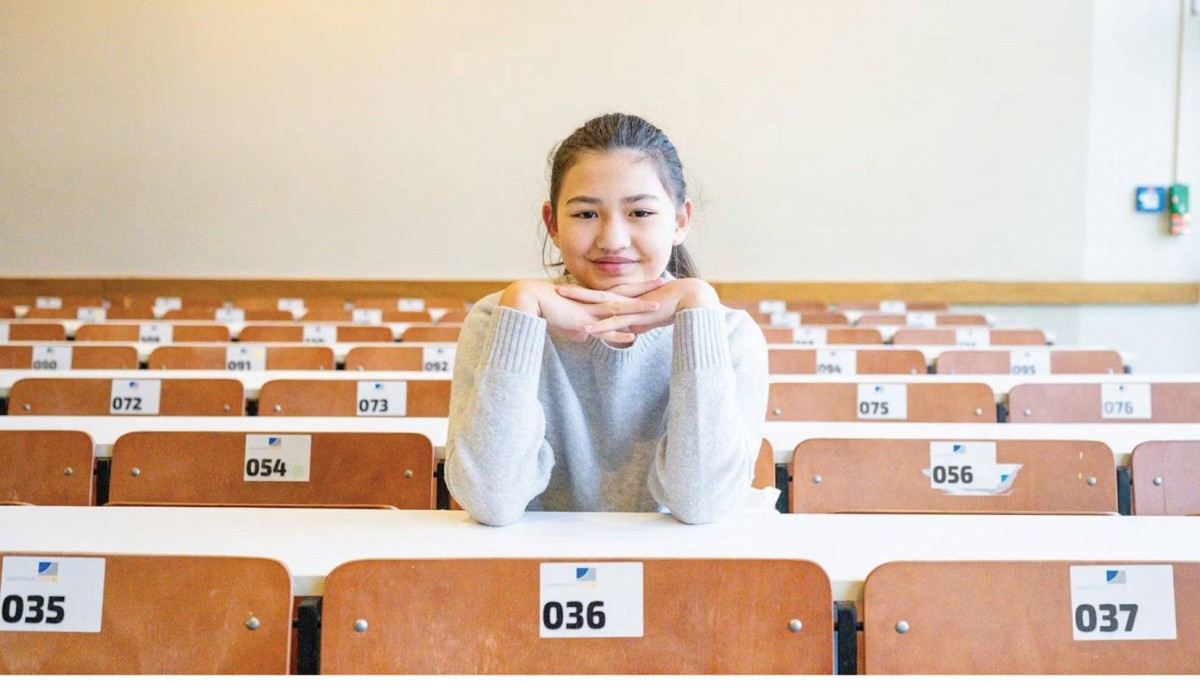 فتاة في الـ 12 تدرس الاقتصاد بجامعة بون