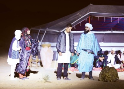 مهرجان الشارقة للمسرح الصحراوي يسلط الضوء على استثمار السرديات الشعبية