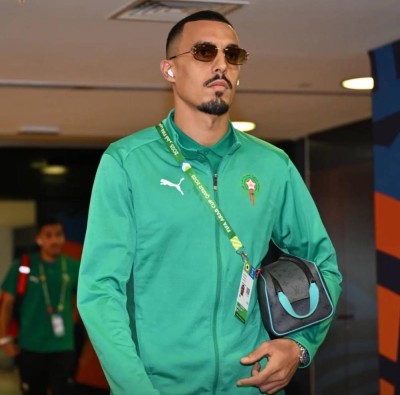 سفيان بوفتيني يواجه دعابة «عيناوية» بتعليق حاسم وساخر.. ماذا قال؟