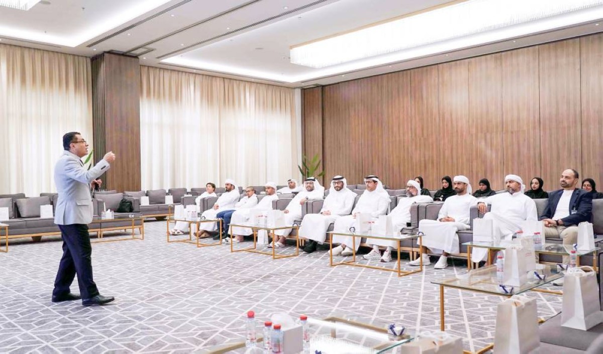 «العليا للتشريعات» تحتفل بيوم «الضاد» بندوة «قهوة عربية»