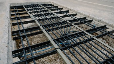 ابتكار مذهل.. طريق يشحن السيارات الكهربائية أثناء القيادة