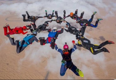 15 عاماً من سكاي دايف دبي والتميز في تجارب القفز المظلي