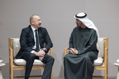 محمد بن زايد ورئيس أذربيجان يبحثان العلاقات الثنائية