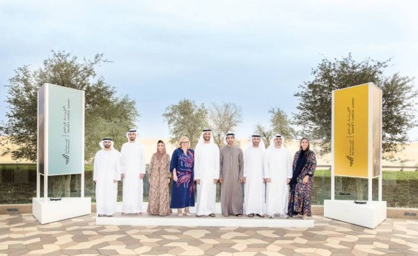 عبدالله بن طوق وعصام كاظم وجاسم المدفع وسعيد السماحي والمسؤولون في لقطة جماعية