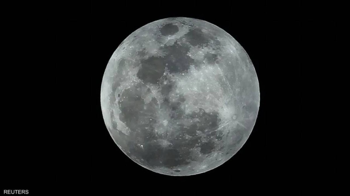 رصد وميض قمري