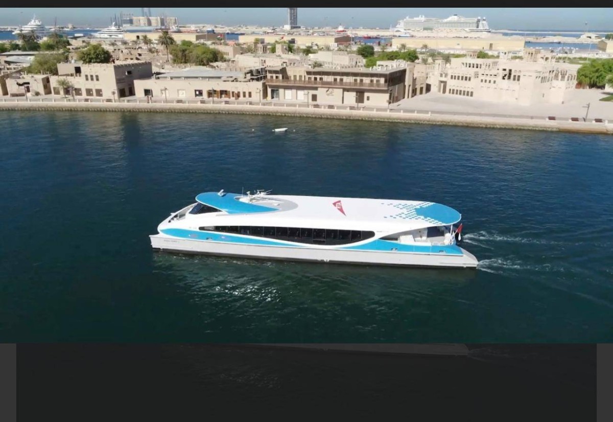 "طرق دبي" تعلق خدمة الفيري بين دبي والشارقة مؤقتاً بسبب الحالة الجوية