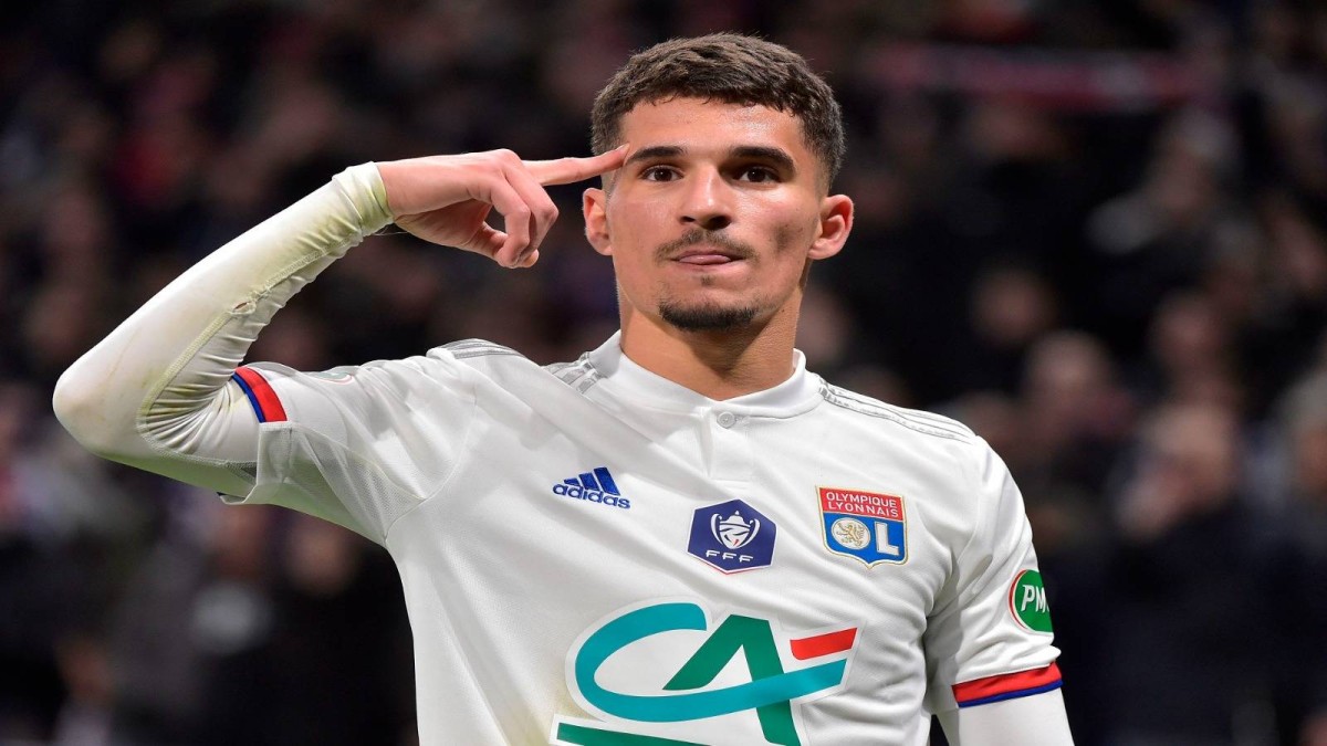 الجزائر تستبعد عوار وتستدعي عبدلي لأمم أفريقيا