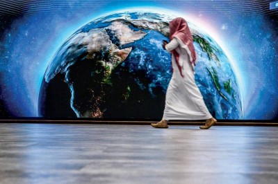 دبي والبحرين تغردان خارج سرب التراجعات العربية في أسبوع