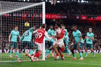 ولفرهامبتون «يلتهم» الأرقام السلبية في الدوري الإنجليزي