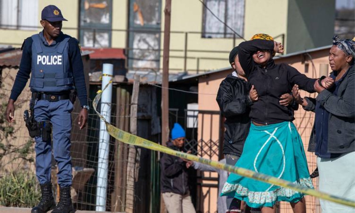 مقتل وإصابة 20 شخصاً بإطلاق نار في جنوب إفريقيا