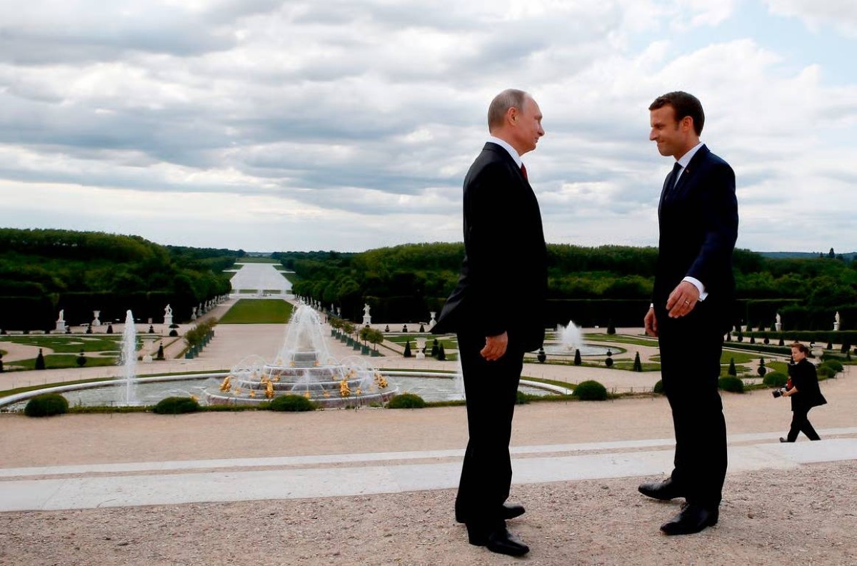 ماكرون وبوتين ..كسر عزلة الأعوام الثلاثة وميامي ترسم ملامح السلام