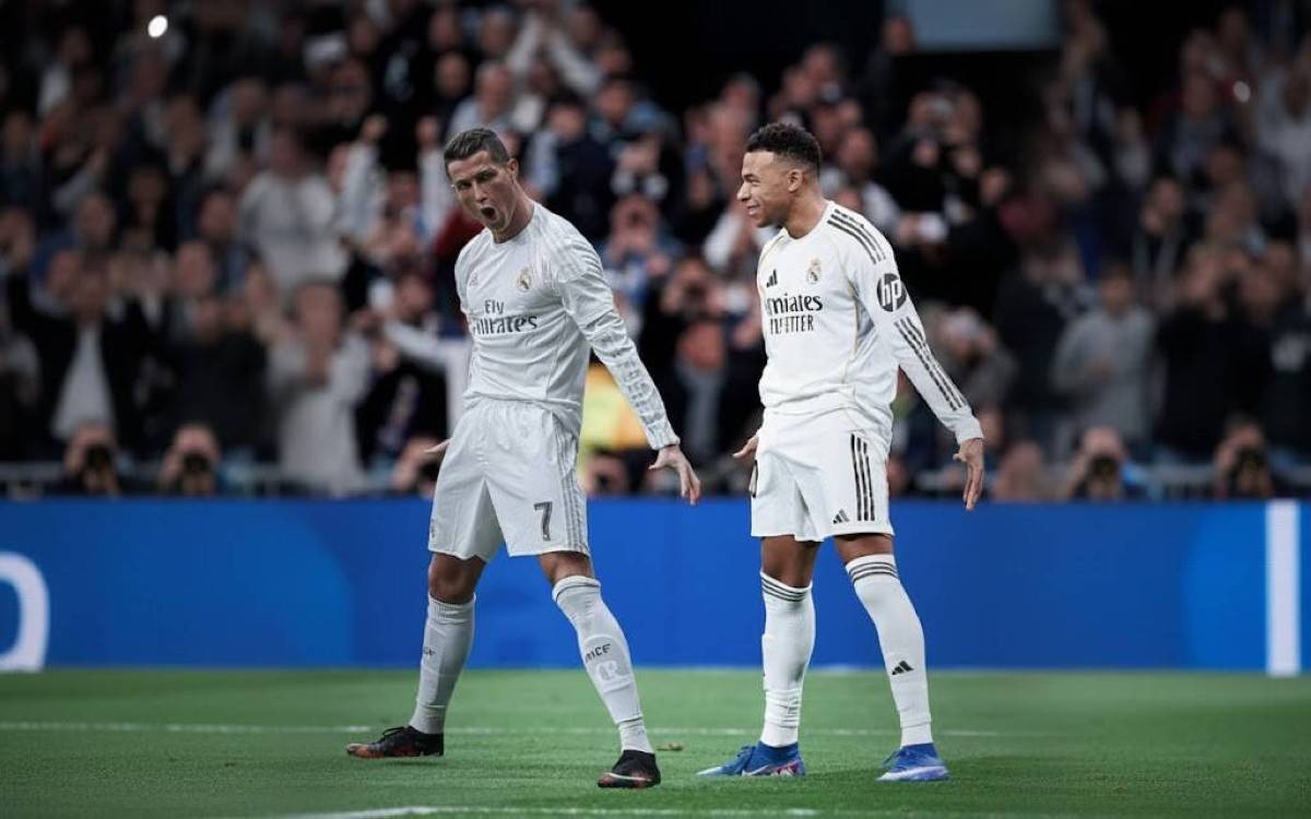 تفاعل أيقوني.. رونالدو يرد التحية لمبابي بعد هدف إشبيلية