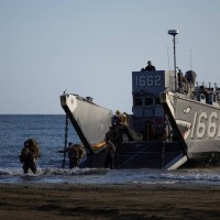 حصار فنزويلا.. القوات الأمريكية تعترض ناقلة نفط ثانية وترمب يتوعد بملاحقة مادورو