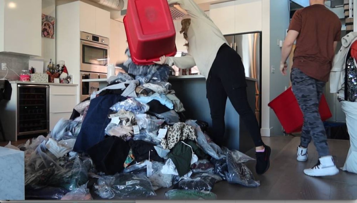 مليارات الدولارات تُهدر.. ماذا يحدث للمنتجات المعادة إلى أمازون؟