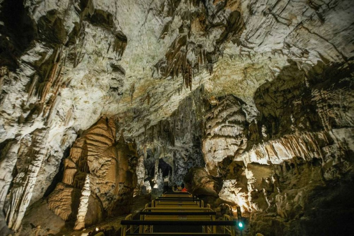 عمرها 20 ألف عام.. ماذا وجد العلماء داخل كهف فرنسي؟