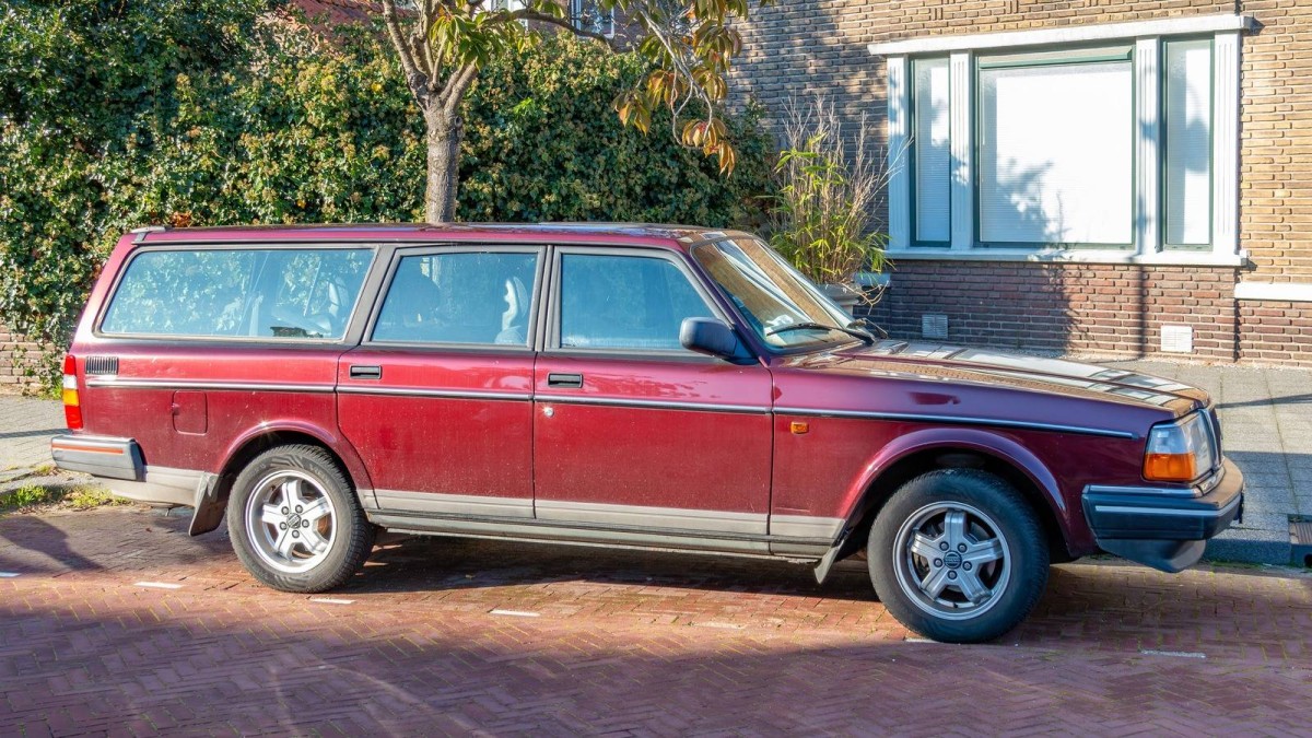 حيلة ذكية.. سر شرائط المطاط على أبواب السيارات القديمة