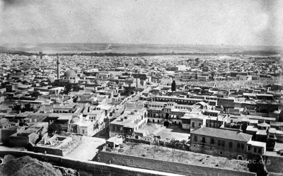 962 القوات البيزنطية تقتحم مدينة حلب تحت قيادة نقفور فوقاس، الذي صار إمبراطوراً.