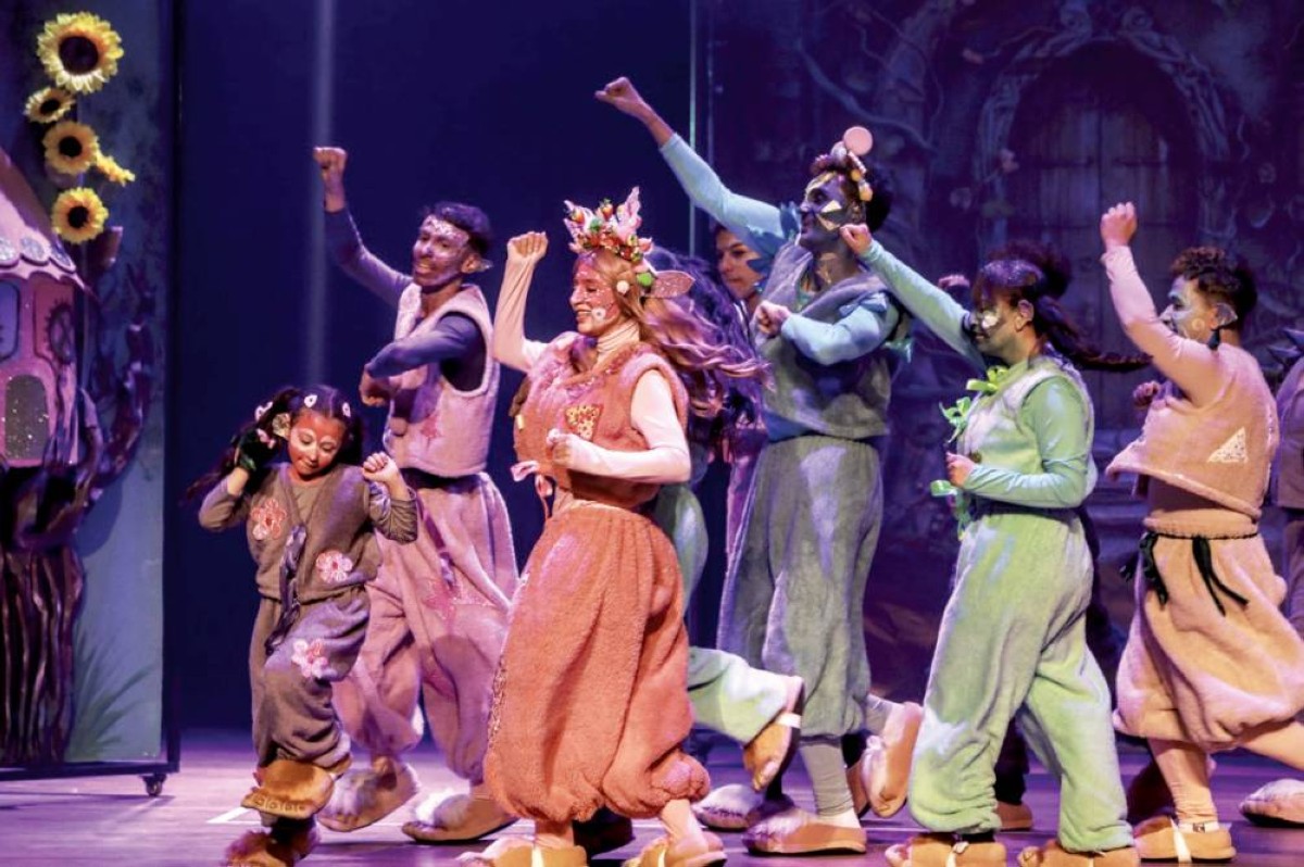 «قرية الابتكار» في «الإمارات لمسرح الطفل».. أنوار المحبة وقيم التعاون