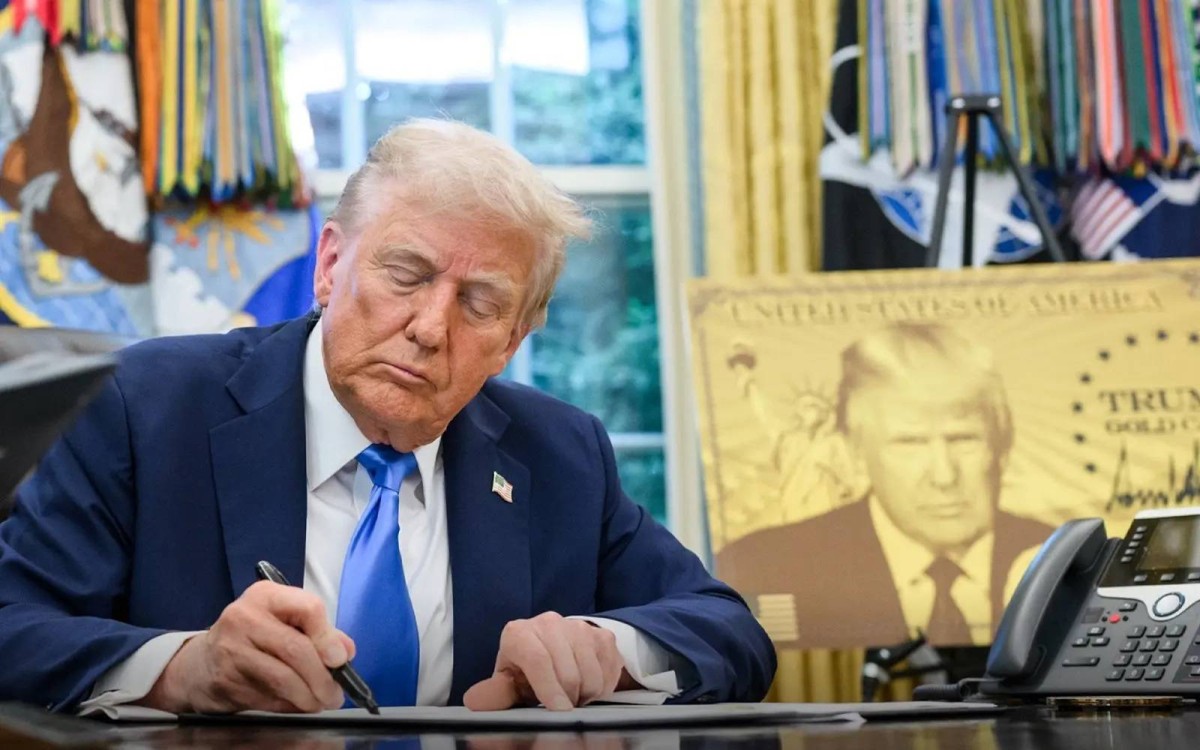 "كيف سيؤثر قرار فرض رسوم 100 ألف دولار على تأشيرة H-1B على الشركات الأمريكية؟"