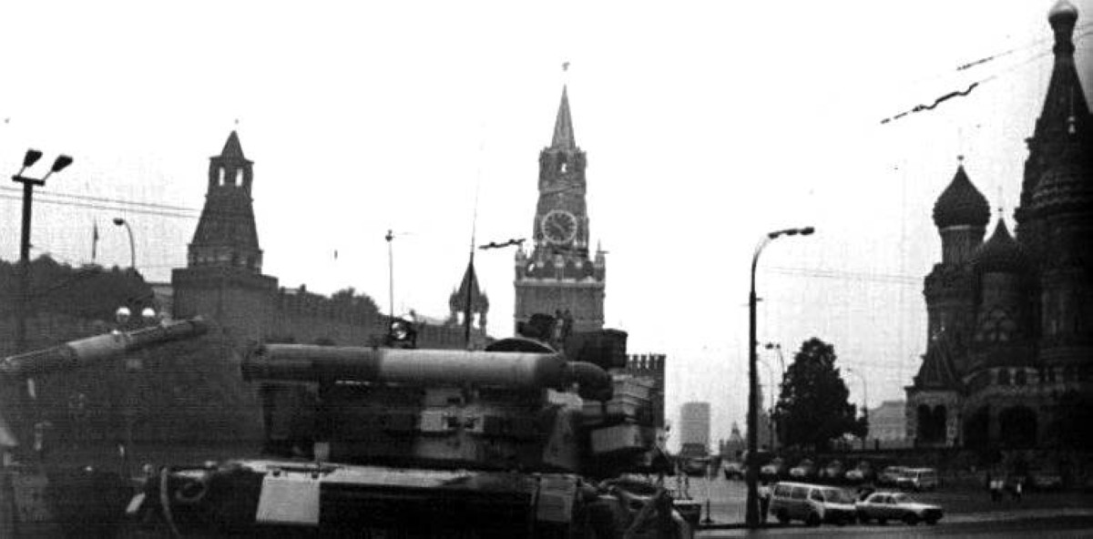 1991 حل الاتحاد السوفييتي.