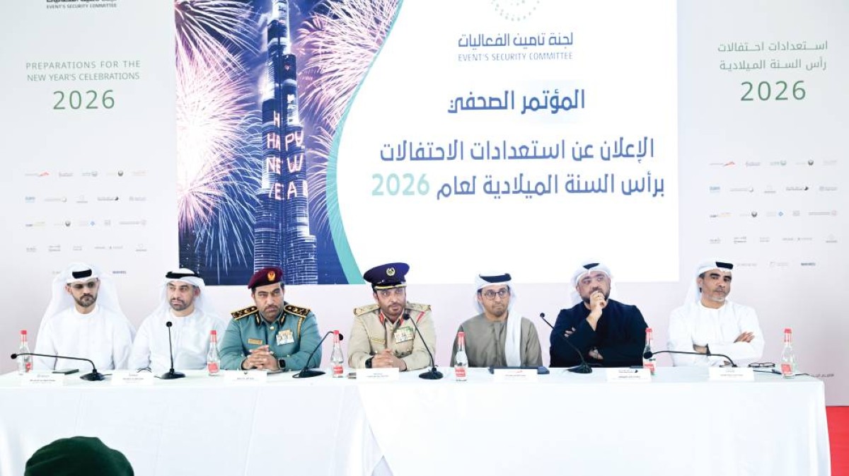 سيف المزروعي ومشعل جلفار وعلي المطوع وحسين البنا وعادل المرزوقي وخليفة باقر خلال المؤتمر الصحفي 