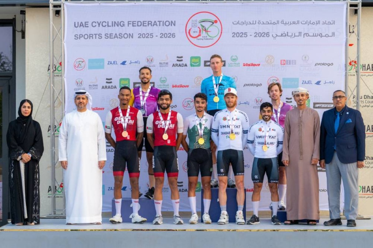 بول غريغا بطل سباق الحديريات للدراجات في أبوظبي