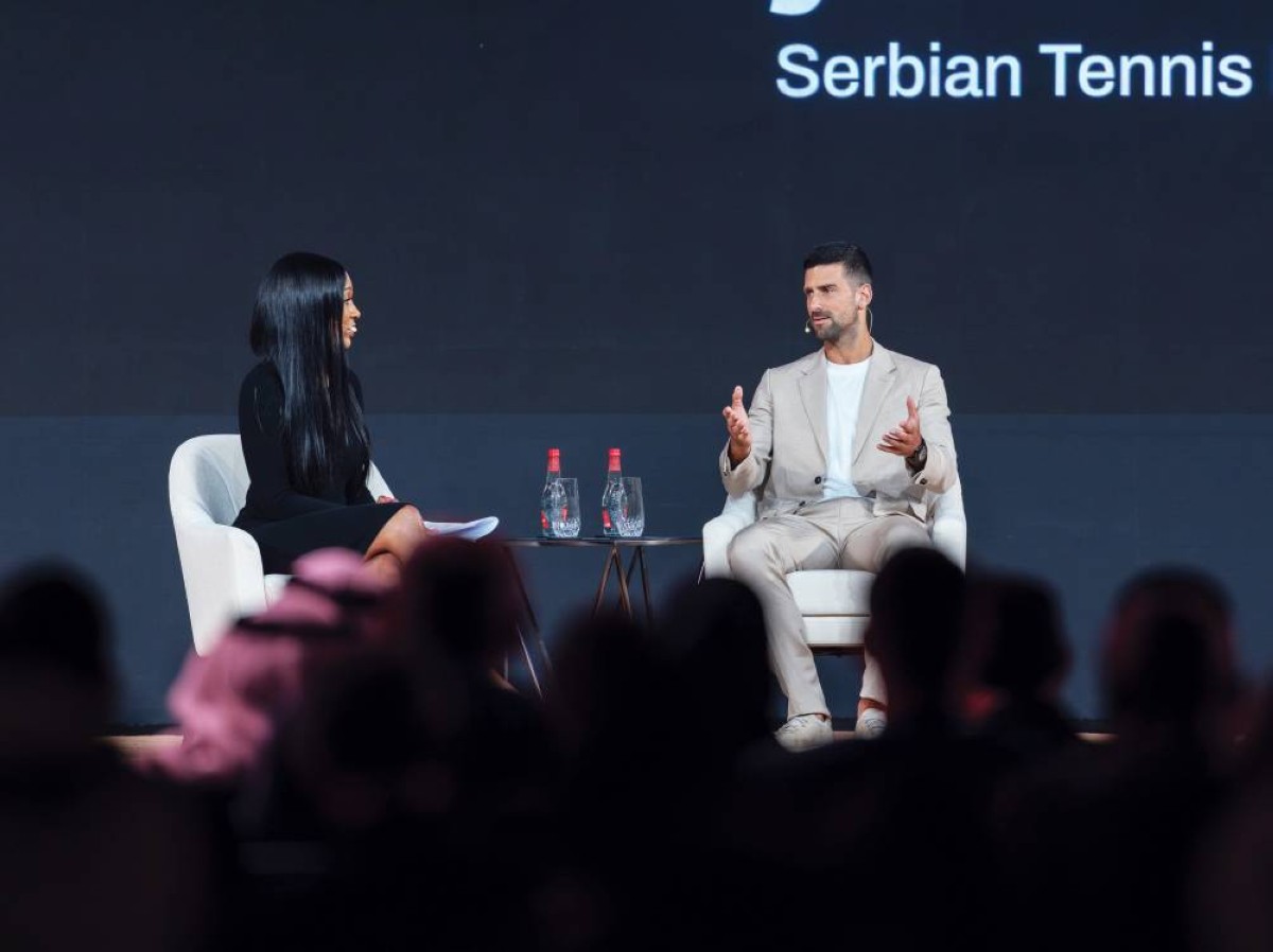 نجم التنس الصربي ديوكوفيتش خلال الجلسة 