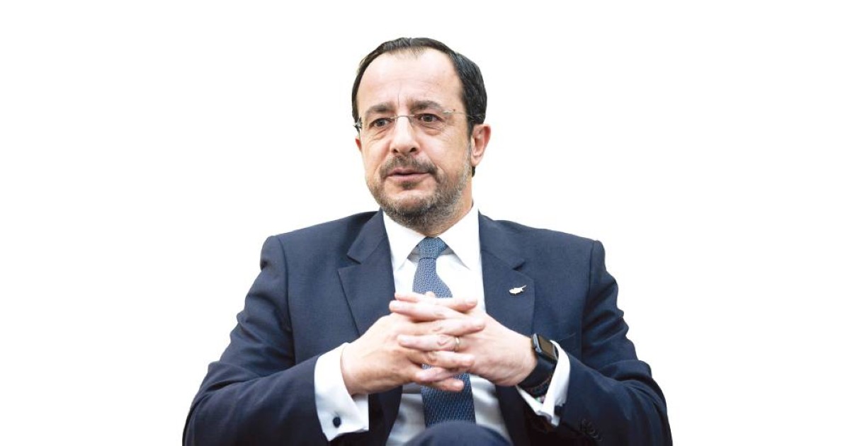 نيكوس خريستودوليديس