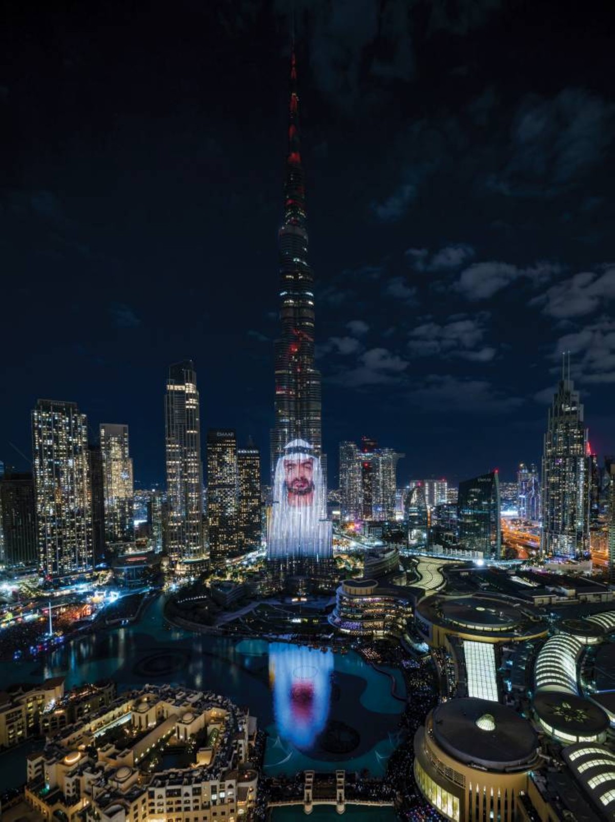 صورة محمد بن زايد على واجهة برج خليفة 