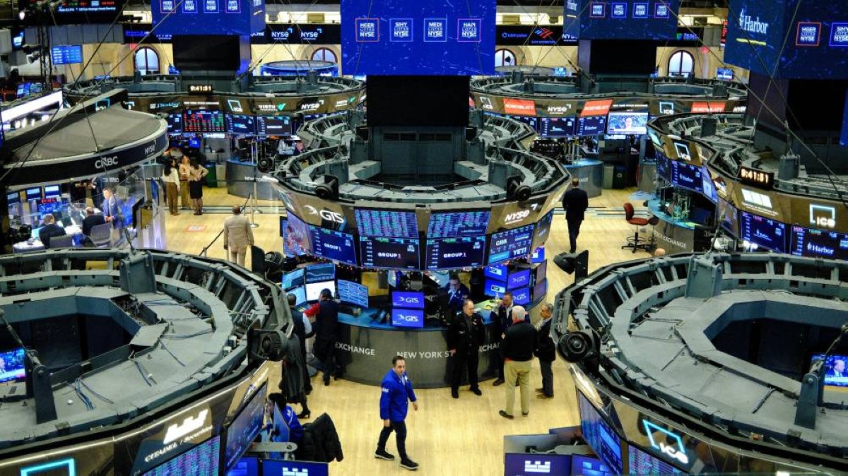 تفوق «تاريخي» للمؤشرات الآسيوية على الأمريكية في «عام مُربك»