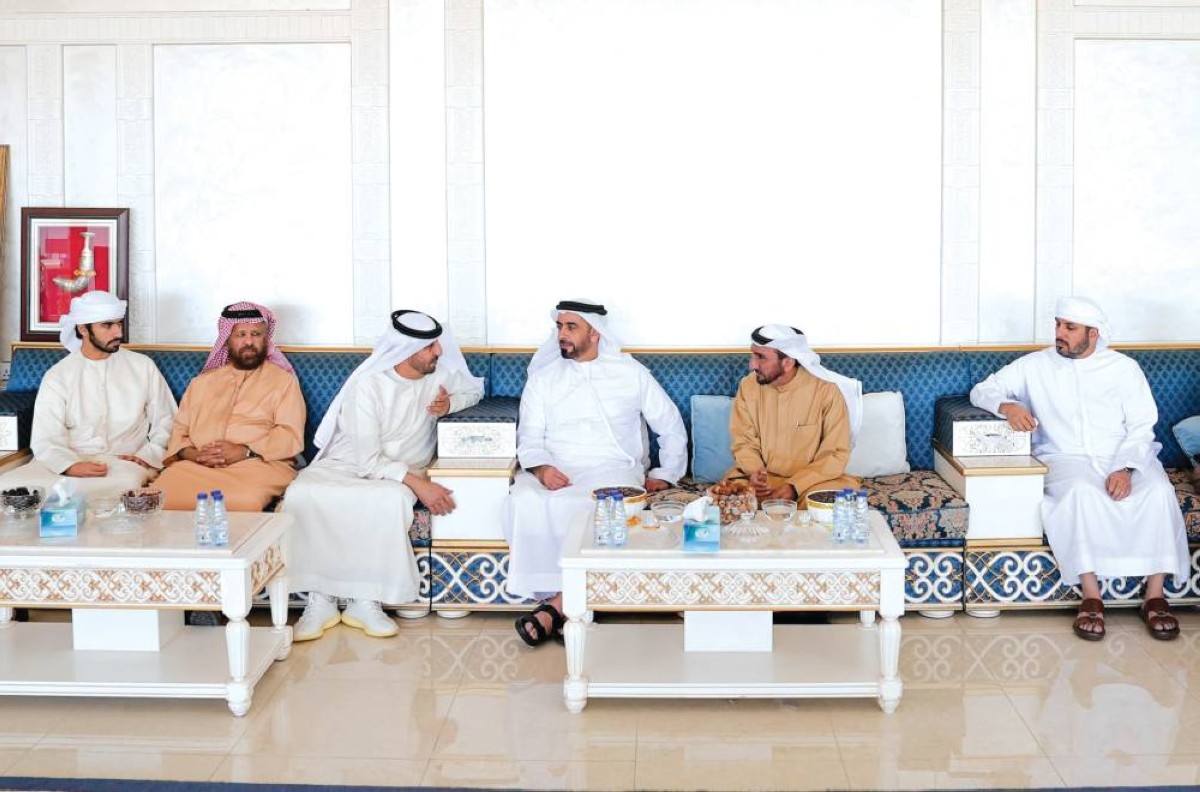 سيف بن زايد خلال تقديم واجب العزاء 


