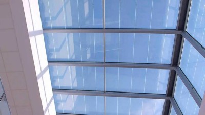 ثورة في الطاقة الشمسية.. نوافذ ذكية تولد الكهرباء نهاراً وليلاً