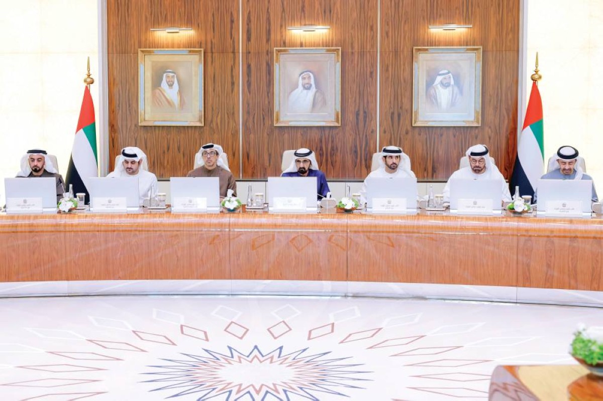 محمد بن راشد مترئساً الاجتماع بحضور منصور بن زايد وحمدان ومكتوم بن محمد وسيف وعبدالله بن زايد ومحمد القرقاوي