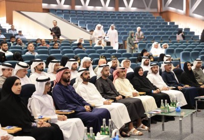 ولي عهد رأس الخيمة يلتقي فريق ألعاب الماسترز أبوظبي 2026