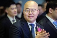 عمره 36 عاماً.. كيف صنع شاب صيني ثروة بمليارات الدولارات؟