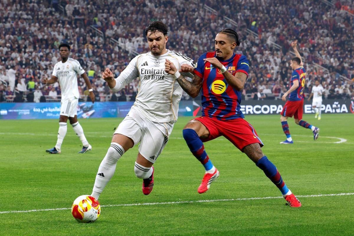 نهاية مختلفة للكلاسيكو.. تصرف لاعب مدريد يفرض نفسه بعد السوبر