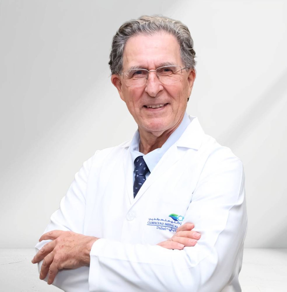 أول عملية استبدال أقراص قطنية بأربعة مستويات في منطقة الشرق الأوسط تُجرى في مستشفى كليمنصو الطبي بدبي