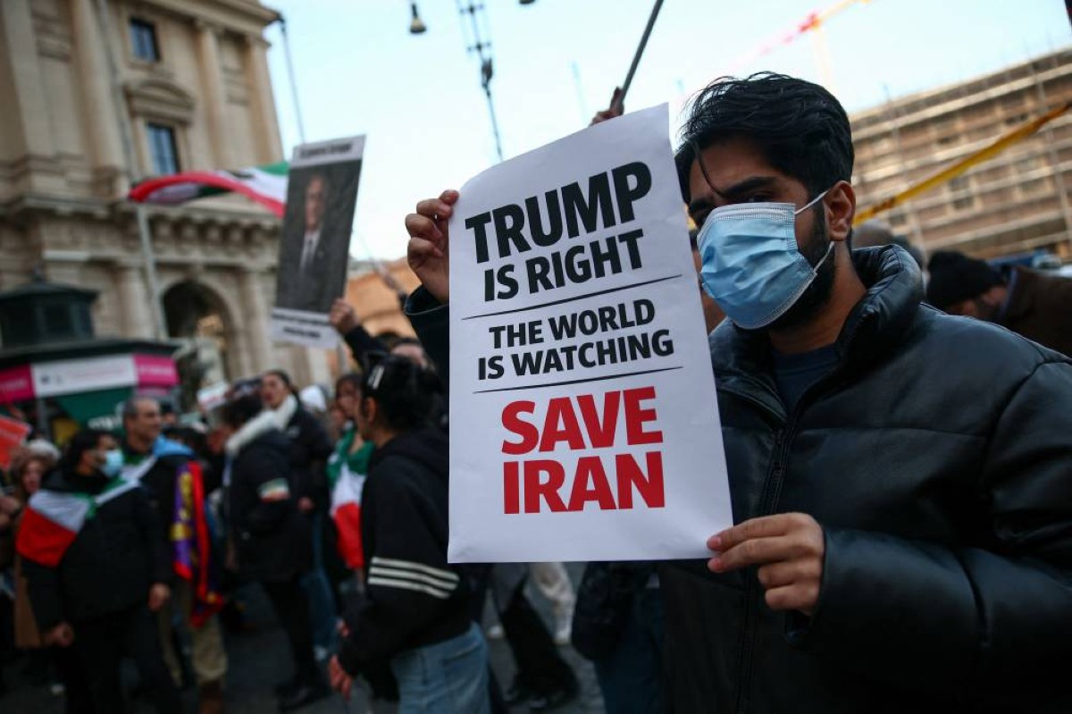 ترامب لمتظاهري إيران: استمروا.. المساعدة في الطريق