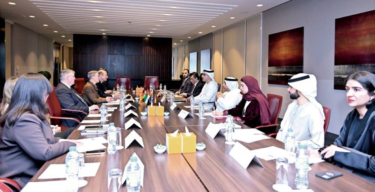 شريف العلماء وأحمد الكعبي وستيفاني آهلفيلدت وألكسندر شونفيلدر والمسؤولون خلال اللقاء