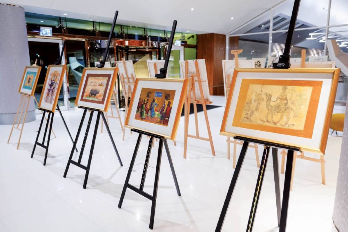 من أعمال معرض «المتنبي بين عبقرية الكلمة وإبداع الريشة» 