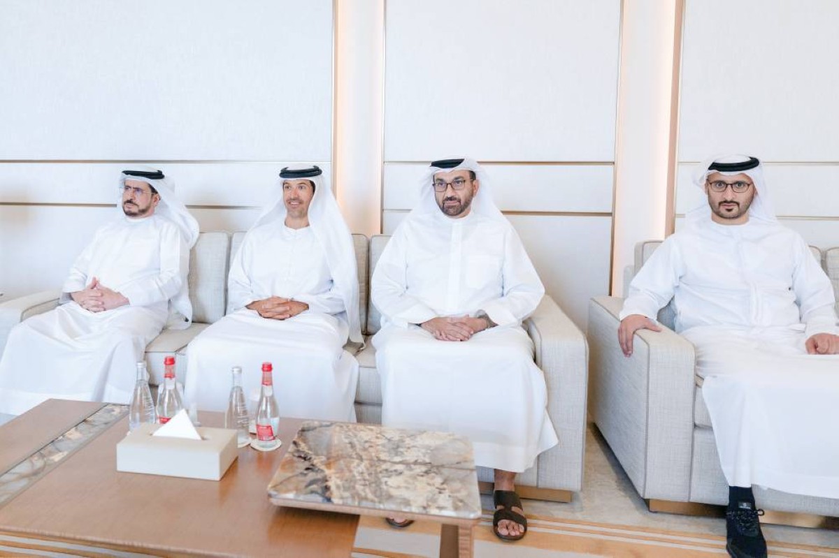 سعيد الطاير وهلال المرّي وهشام القاسم خلال اللقاء