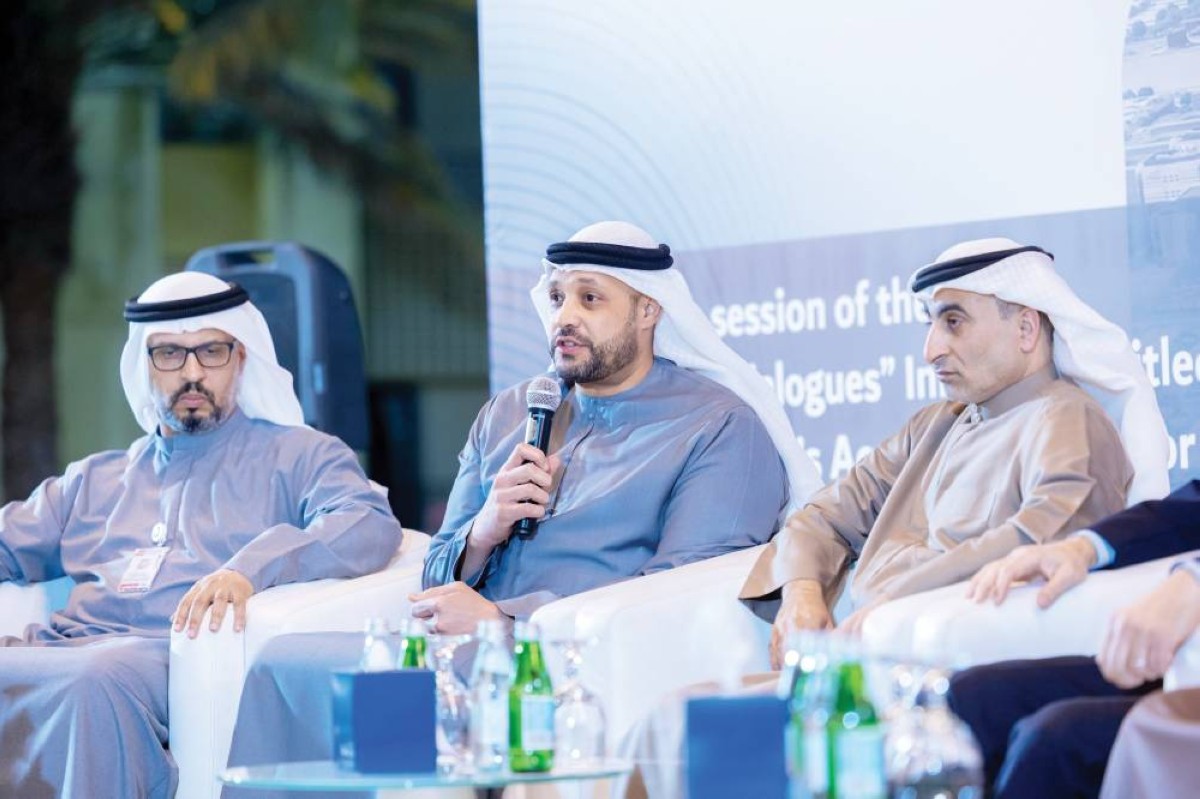 أحمد الرئيسي والمشاركون خلال المبادرة