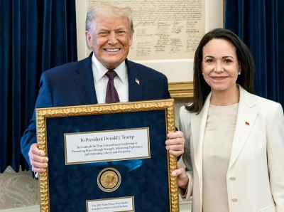 زعيمة المعارضة الفنزويلية تهدي ترامب ميدالية نوبل للسلام