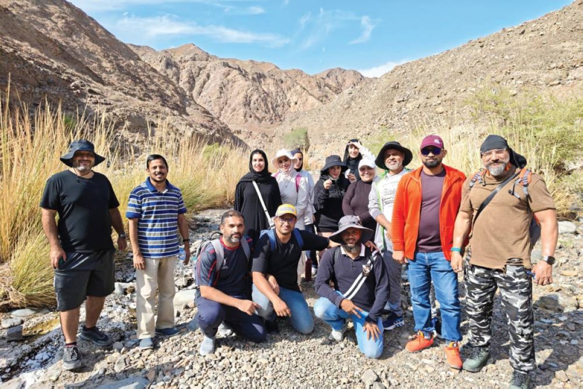 كادر الهيئة في لقطة تذكارية