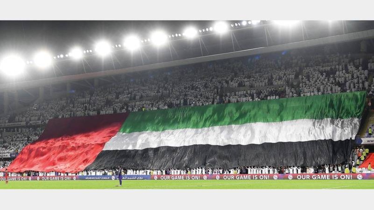 علم الإمارات وتاديش المدرب وتحدي لابا وخريبين.. أبرز مشاهد الكلاسيكو