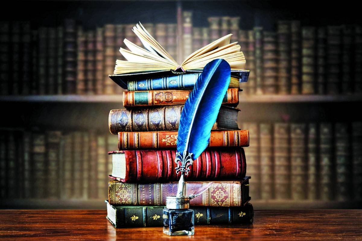 مبادرات متنوعة تسعى إلى تمكين الشباب وتحفيز شغفهم في الشعر 