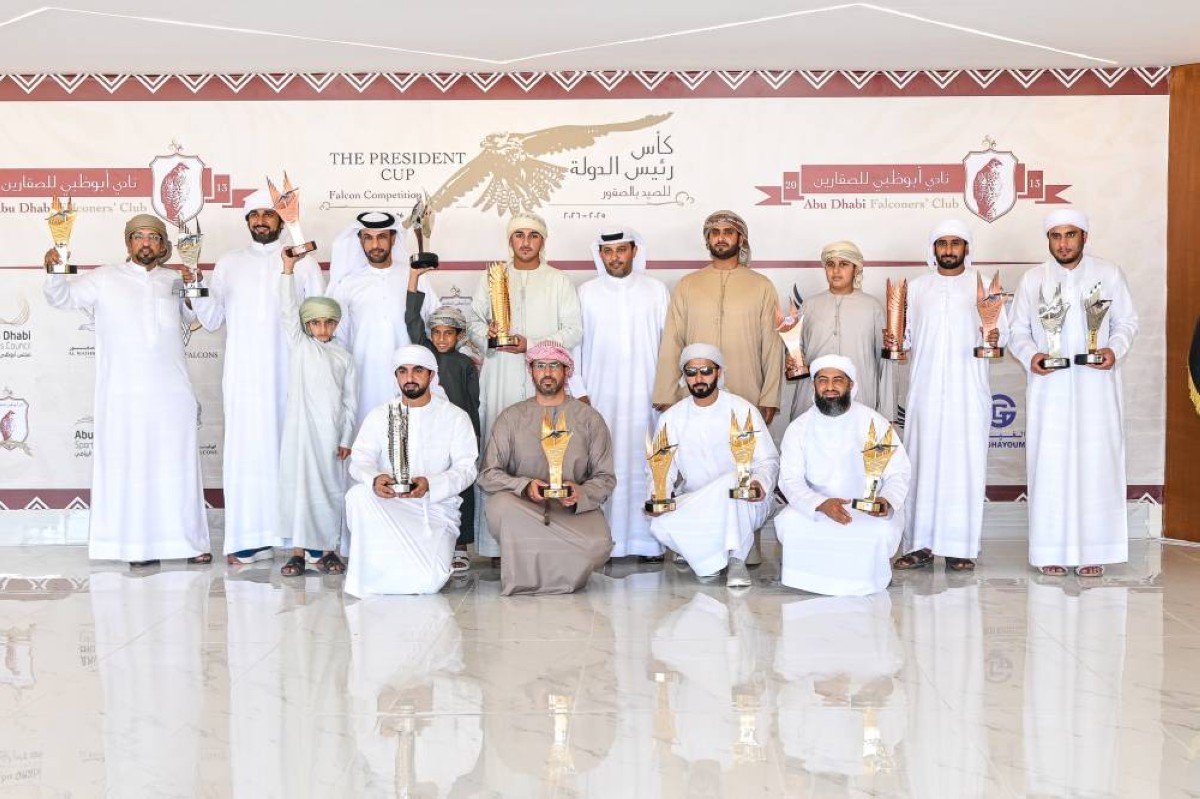 «لم ترى» بطل الرمز في كأس رئيس الدولة للصيد بالصقور