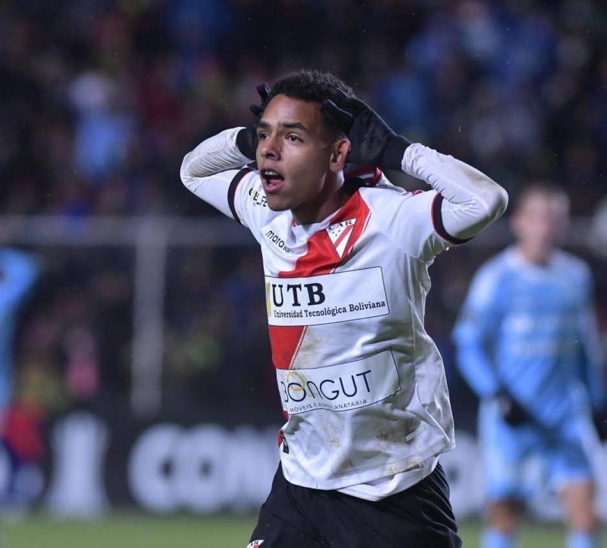 الوداد المغربي يخطف الموهبة موزيس البوليفي