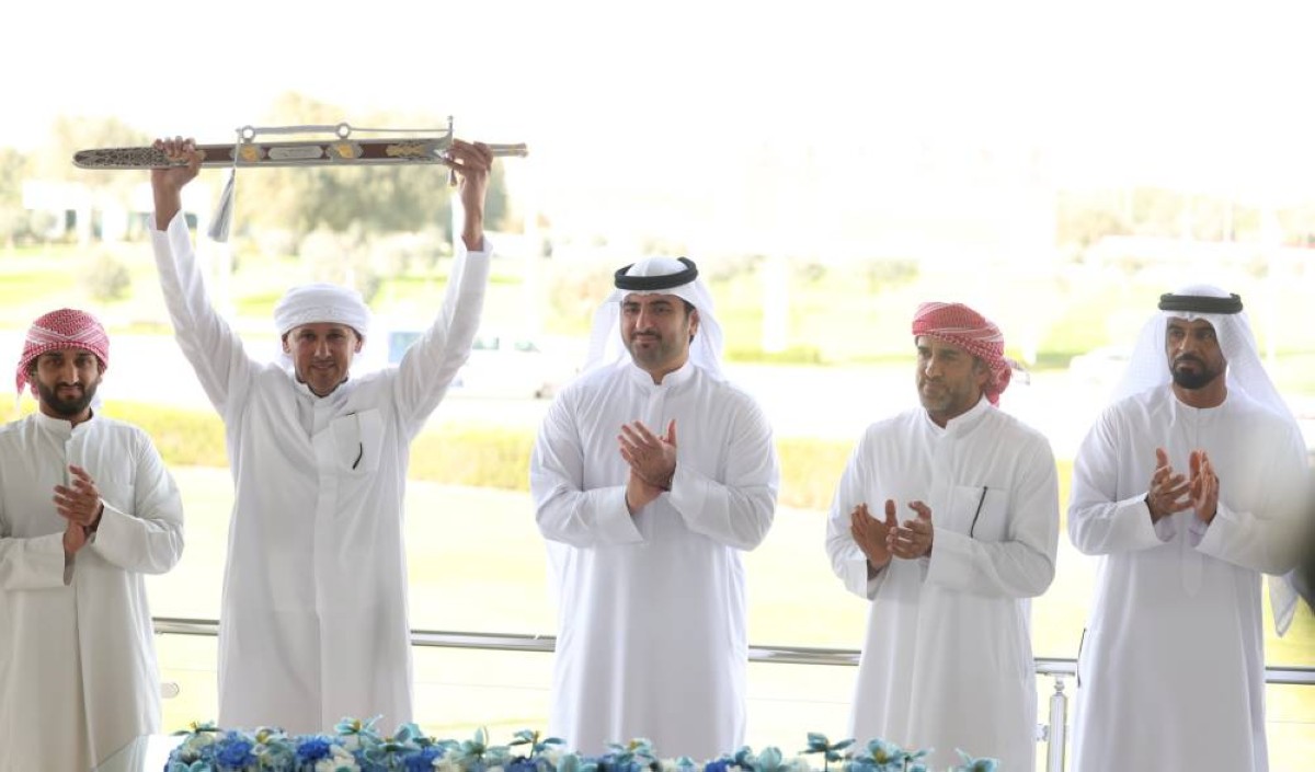 محمد بن مكتوم يتوج أبطال الختام.. «زاخر» بطلة سيف ولي عهد دبي للهجن