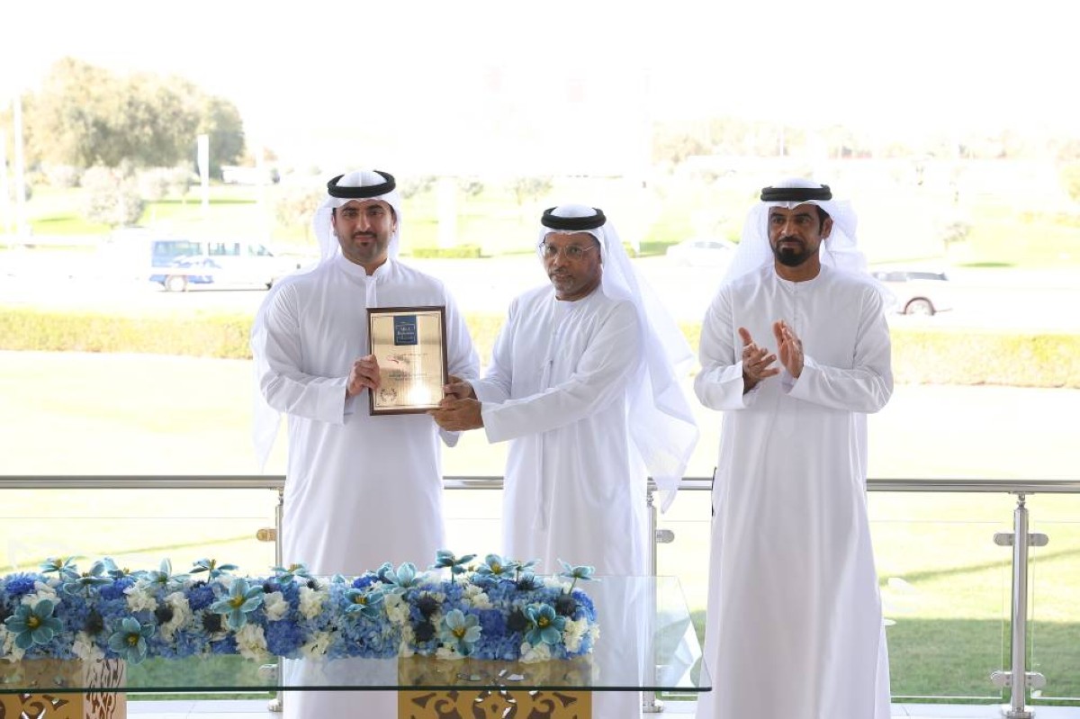 نادي دبي لسباقات الهجن يفوز بجائزة التميز في الرياضات التراثية ضمن جوائز «أم إي آيه بيزنس» البريطانية